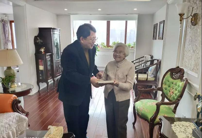拜访原中华基督教女青年会全国协会常务副会长曹圣洁牧师